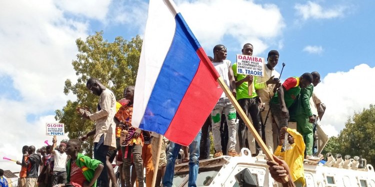 Moscou en embuscade : le Burkina Faso rompt avec la France