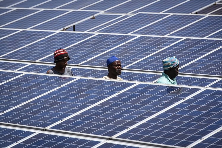 Le Mali lance une centrale solaire monumentale à Sanankoroba pour l'autosuffisance énergétique