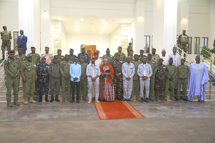 Retour victorieux de cinq agents nigériens après une détention controversée au Bénin