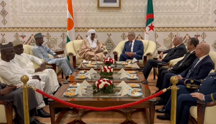 Renforcement des relations Niger-Algérie : Le Premier ministre nigérien Ali Mahaman Lamine Zeine en visite officielle à Alger